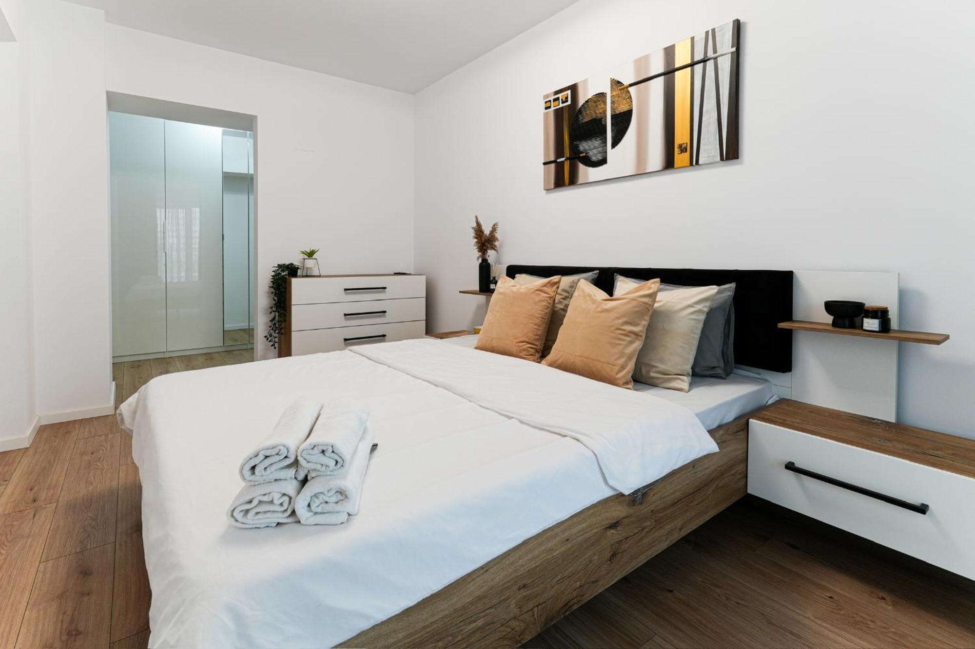 Sandra - Park-View Apt With Balcony & Parking Boekarest Buitenkant foto