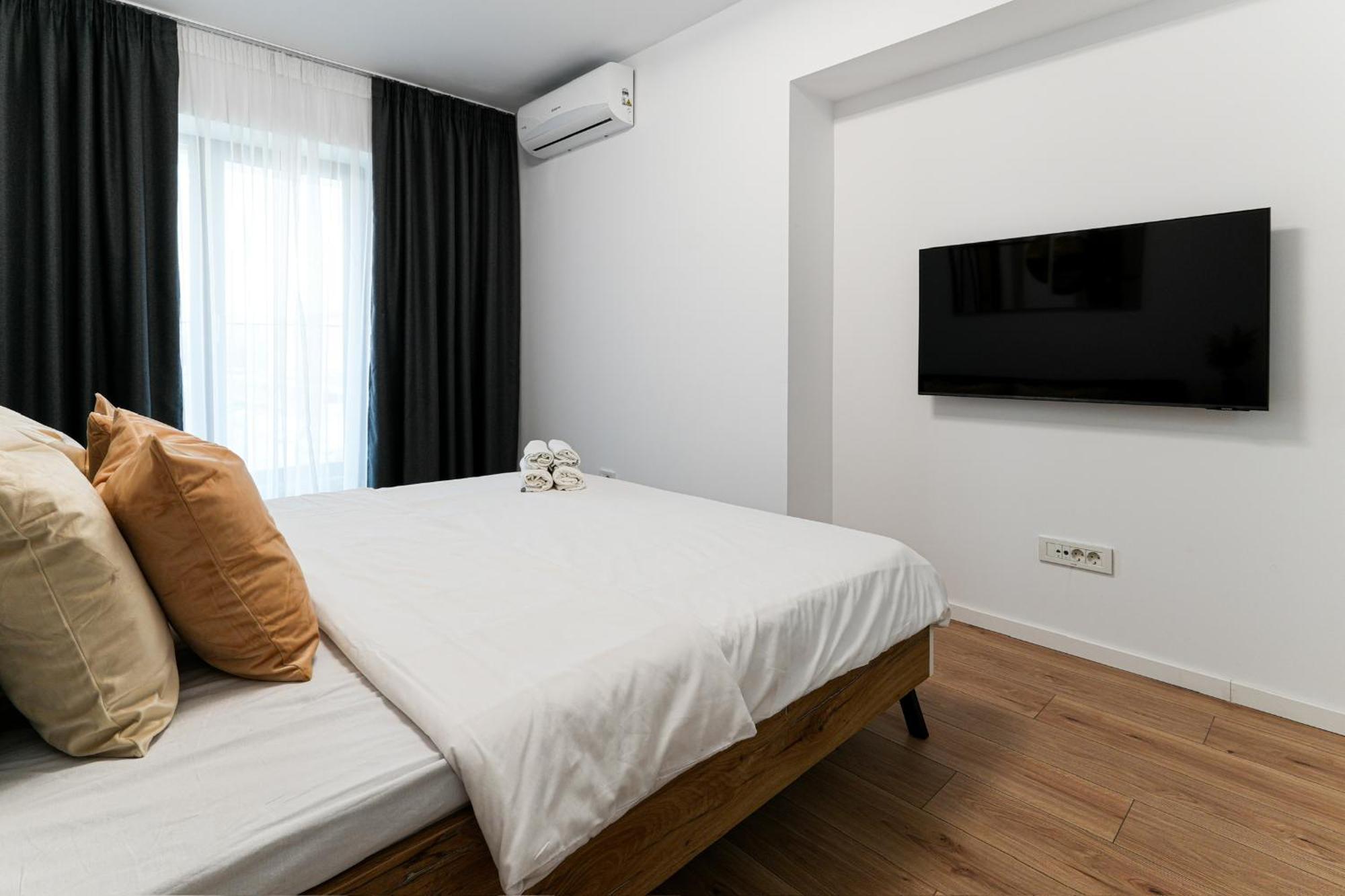 Sandra - Park-View Apt With Balcony & Parking Boekarest Buitenkant foto