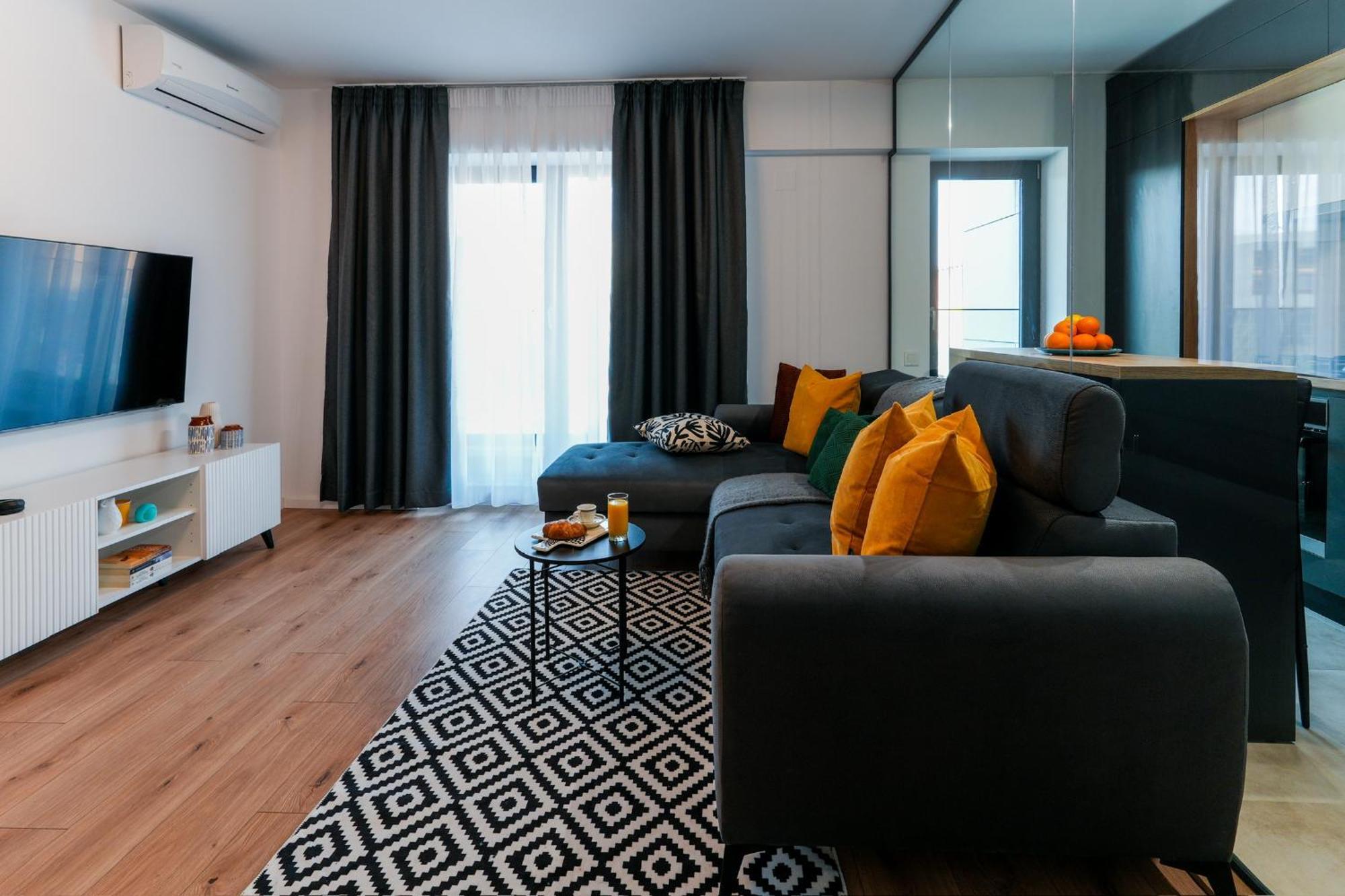 Sandra - Park-View Apt With Balcony & Parking Boekarest Buitenkant foto